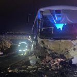 2 morți și 20 de răniți după un IMPACT DEVASTATOR între un autoturism și un autobuz pe DJ 687, între Hunedoara și Călan. PLANUL ROȘU de intervenție, activat