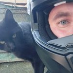 Accident mortal de motocicletă! Un soldat de 30 de ani a fost acroşat de o şoferiţă şi aruncat direct în stâlp