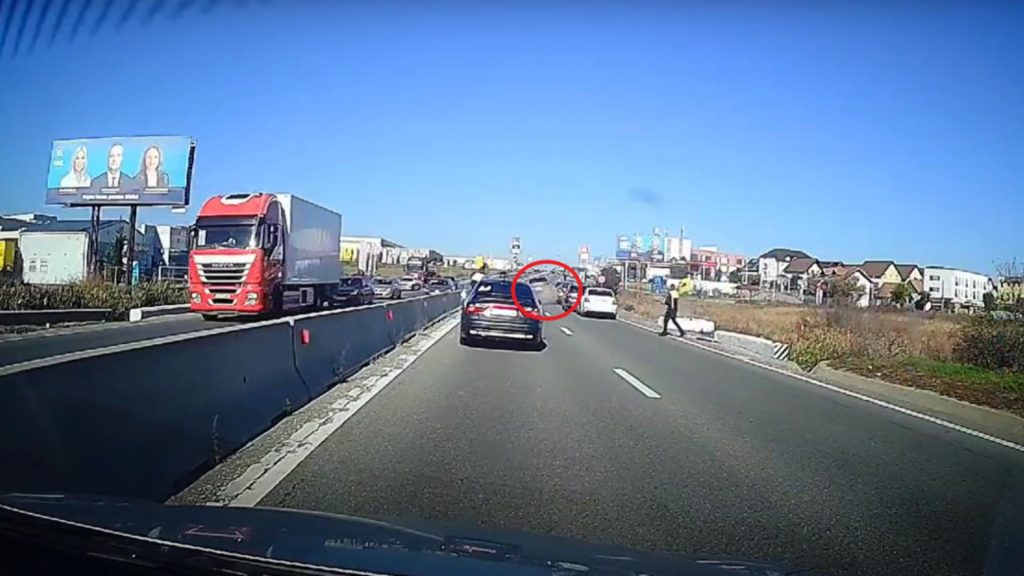 Primele imagini cu accidentul provocat de șoferul VAMPIR. Comentarii ale altor șoferi legate de strategia polițiștilor – VIDEO