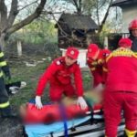 Intervenție de urgență a pompierilor după ce un bărbat căzut într-o fântână de 12 metri