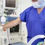 Caz de-a dreptul șocant: un bărbat a rămas fără braț după o operație de cancer la prostată