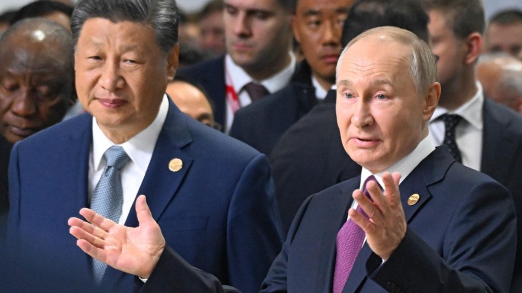 Vladimir Putin și Xi Jinping au pus lumea la cale în cadrul summitului BRICS. Cum au de gând să dărâme hegemonia dolarului