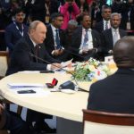 Ca între interlopi. Putin i-a pus pe invitații de la BRICS să vină cu bani cash la ei. Cardurile nu pot fi folosite