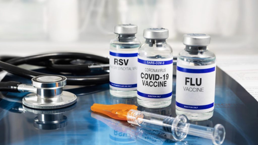 Cercetătorii au descoperit de ce vaccinurile anti-COVID provocau febră și dureri de cap