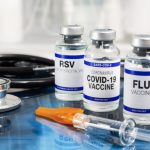 Cercetătorii au descoperit de ce vaccinurile anti-COVID provocau febră și dureri de cap