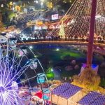 Prețuri surprinzătoare la West Side Christmas Market din București: cât costă o porție de cartofi prăjiți la tarabe