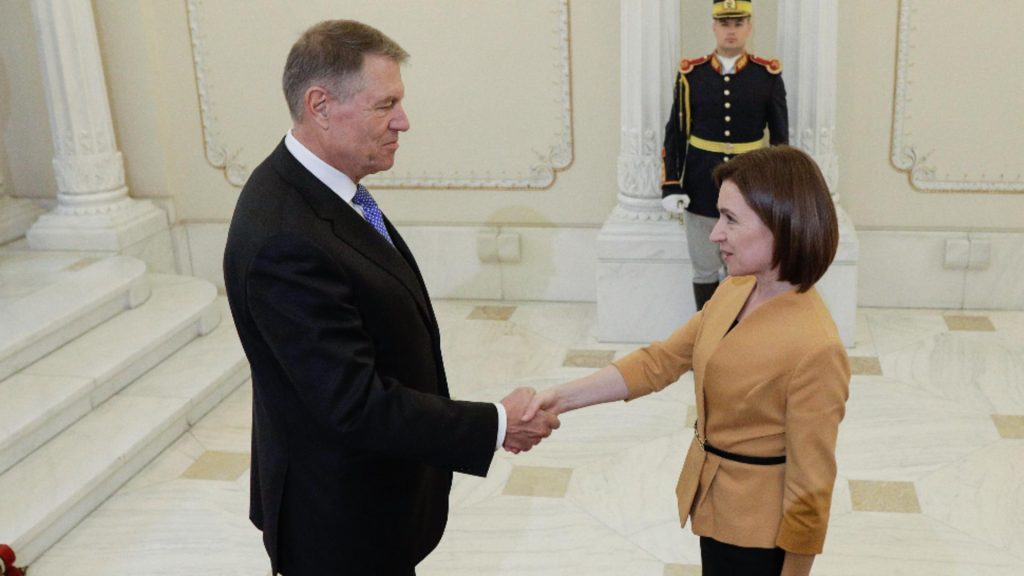 Iohannis o felicită pe Maia Sandu penrtru rezultatul obținut în alegeri:  România rămâne cel mai implicat susţinător al dezvoltării Republicii Moldova