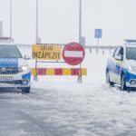 Trafic ÎNCHIS pe A1, în judeţul Sibiu, din cauza vântului puternic, care viscoleşte zăpada. Întregul județ se află sub COD ROȘU de viscol