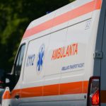 Tragedie: Un bărbat de 57 de ani a decedat după ce a fost prins sub propriul autoturism în timp ce îl repara