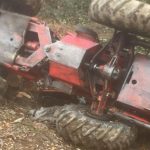 Mobilizare impresionantă de forțe pentru salvarea unui bărbat prins sub un tractor, într-o pădure din Satu Mare