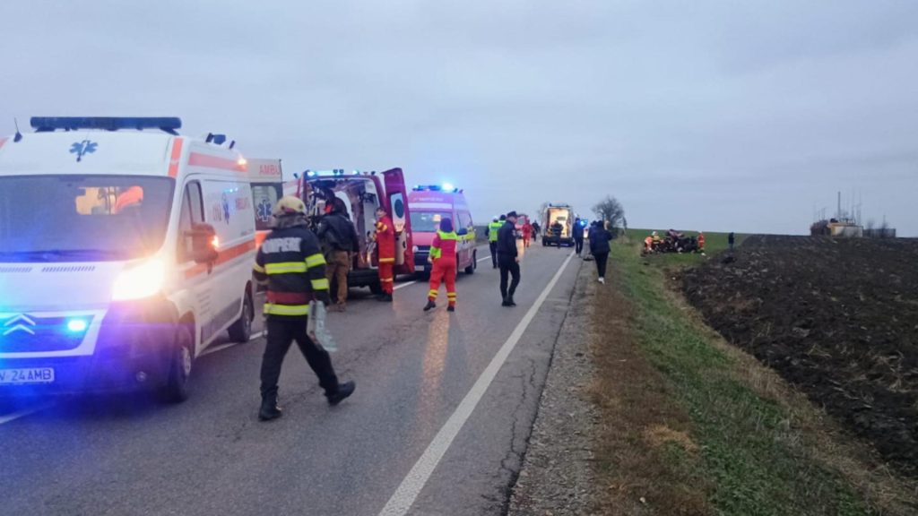 Accident extrem de grav pe DN2: 5 persoane au murit, printre care și un copil! Planul Roşu de Intervenţie a fost activat – FOTO