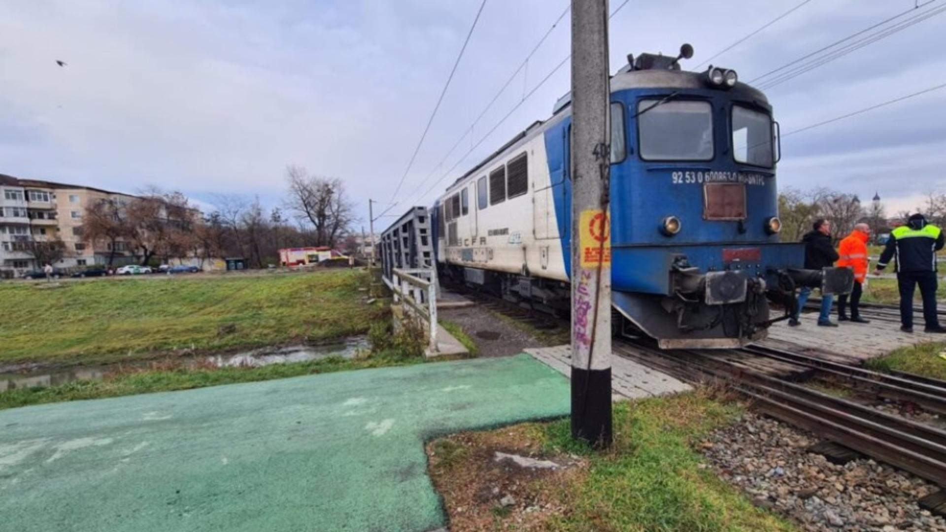 Sinucidere sau accident tragic, la Iași? Un bărbat a MURIT pe loc după ce a fost lovit de tren