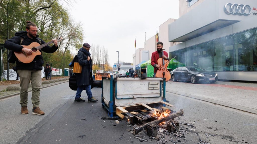 Bătaie generalizată la fabrica Audi din Bruxelles. De la ce a pornit totul VIDEO