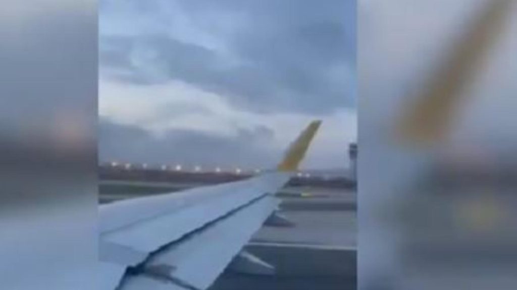 Clipe de groază în avion. Motorul a luat FOC la decolare