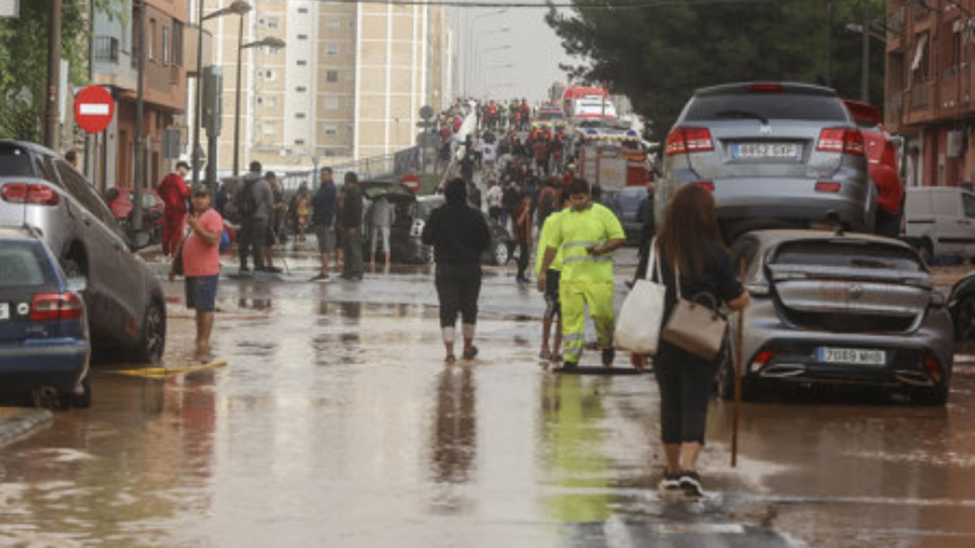 Guvernul spaniol, decizie importantă în privința concediilor. Ce au decis oficialii spanioli în caz de alertă meteorologică