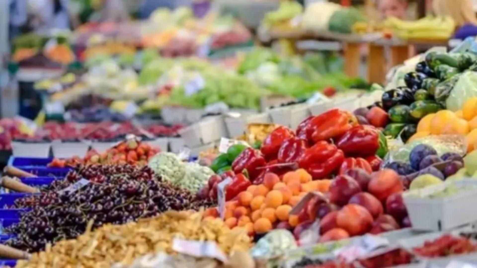 Trucul prin care poți elimina pesticidele de pe fructe si legume. Ai nevoie de un singur ingredient, pe care oricine îl are în bucătărie