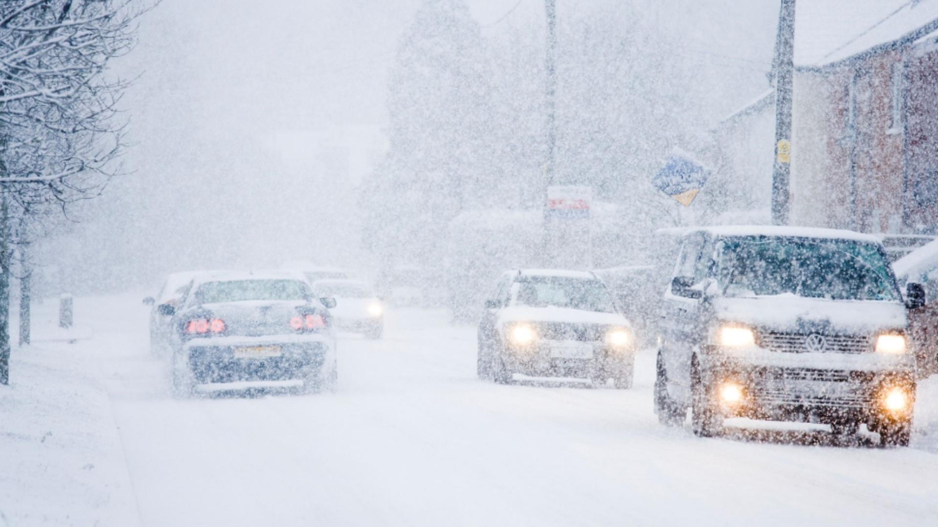 VISCOL și CEAȚĂ în mai multe județe ale țării! Meteorologii au emis două atenționări nowcasting pentru orele următoare