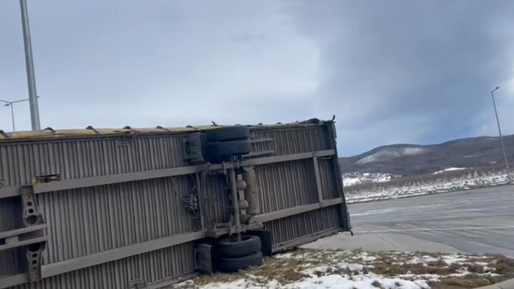 Vânt de 140 km/h în județul Sibiu, comparabil cu o tornadă de gradul 2. Meteorolog: ”Este un fenomen destul de rar în România”