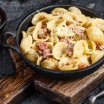 Rețetă de orecchiette cu unt, pancetta și cașcaval! Paste delicioase și ușor de preparat