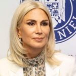 Raluca Turcan: „Nicolae Ciucă este un bun familist care merge în concedii cu familia, nu cu apropiați finanțați de rețele de grupuri de interese”