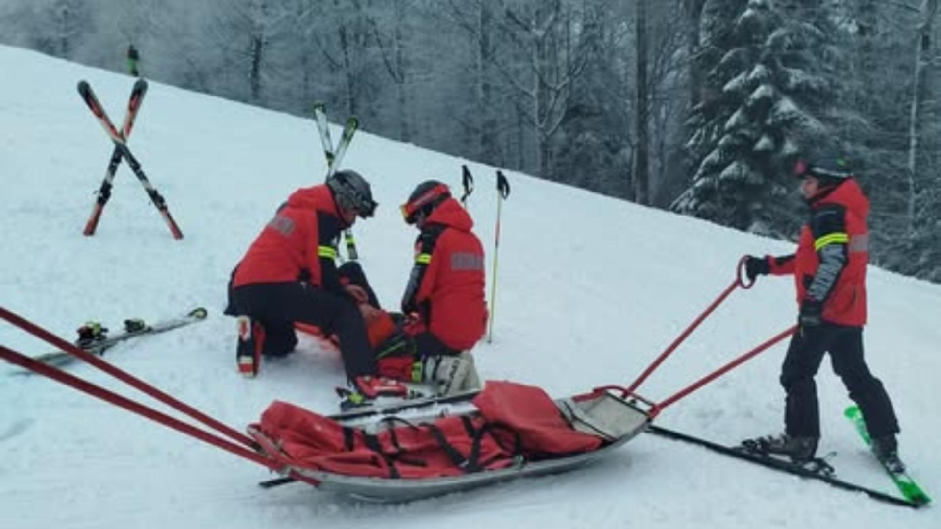 Risc mare de avalanşă în Bucegi, Ciucaş şi Munţii Baiului. Salvamontiştii îi avertizează pe turiştii să nu se aventureze în afara pârtiilor și a traseelor