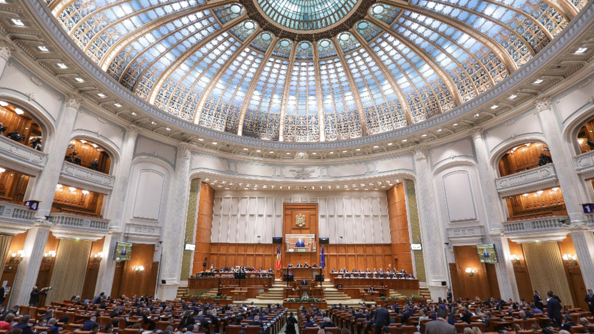 Cum e împărțit noul Parlament. Câte mandate le revin partidelor pro-europene și câte partidelor suveraniste