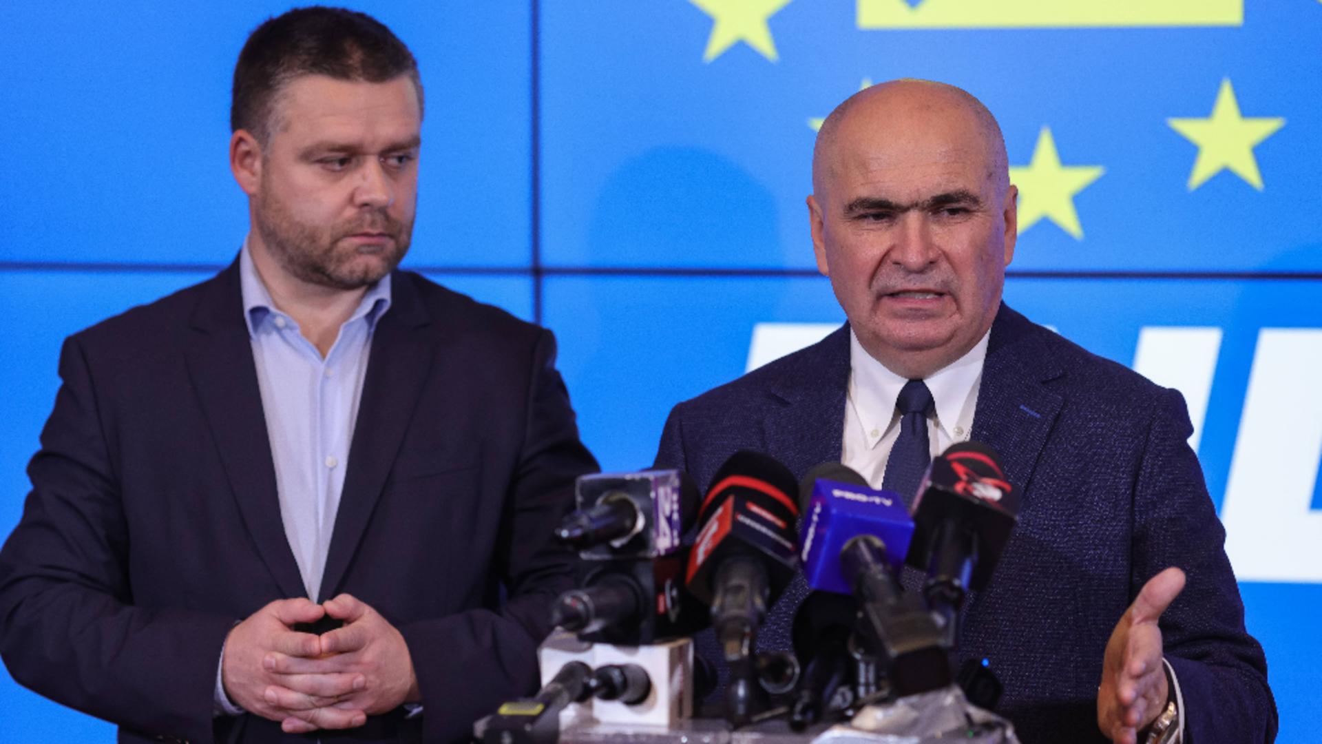 Analist politic: Ciprian Ciucu, căruia îi e silă să stea la masă cu PSD, s-a ales primar la 6 colaborând cu acest partid. Atunci nu îi era…