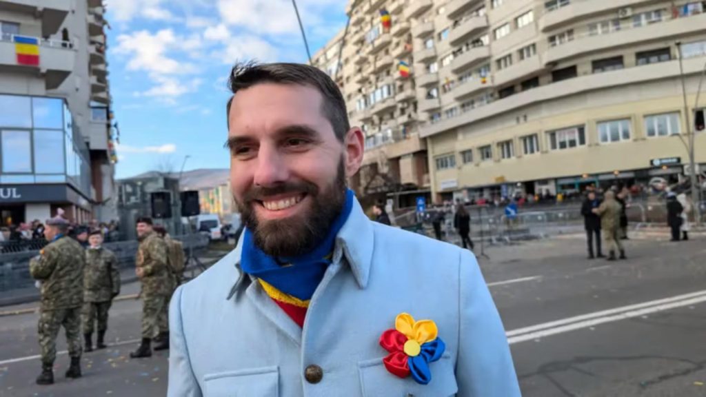 Principele Nicolae a urmărit parada Unirii la Alba Iulia: „Mă bucur să fiu aici, alături de români, în acest oraș regal” – VIDEO