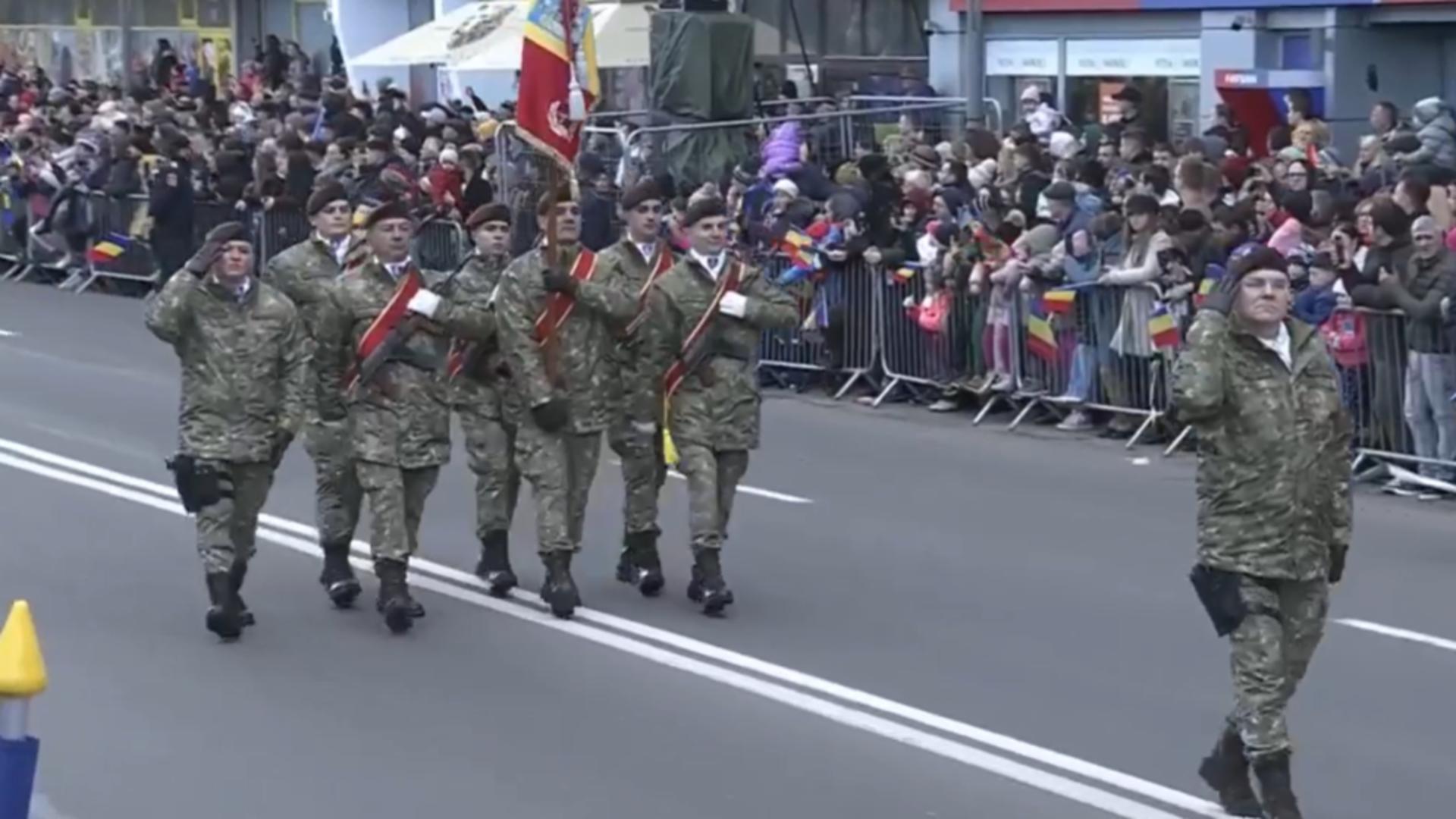 Ce a pățit un român care a pilotat o dronă în timpul paradei militare de la Alba Iulia. Jandarmii i-au stricat mica distracție