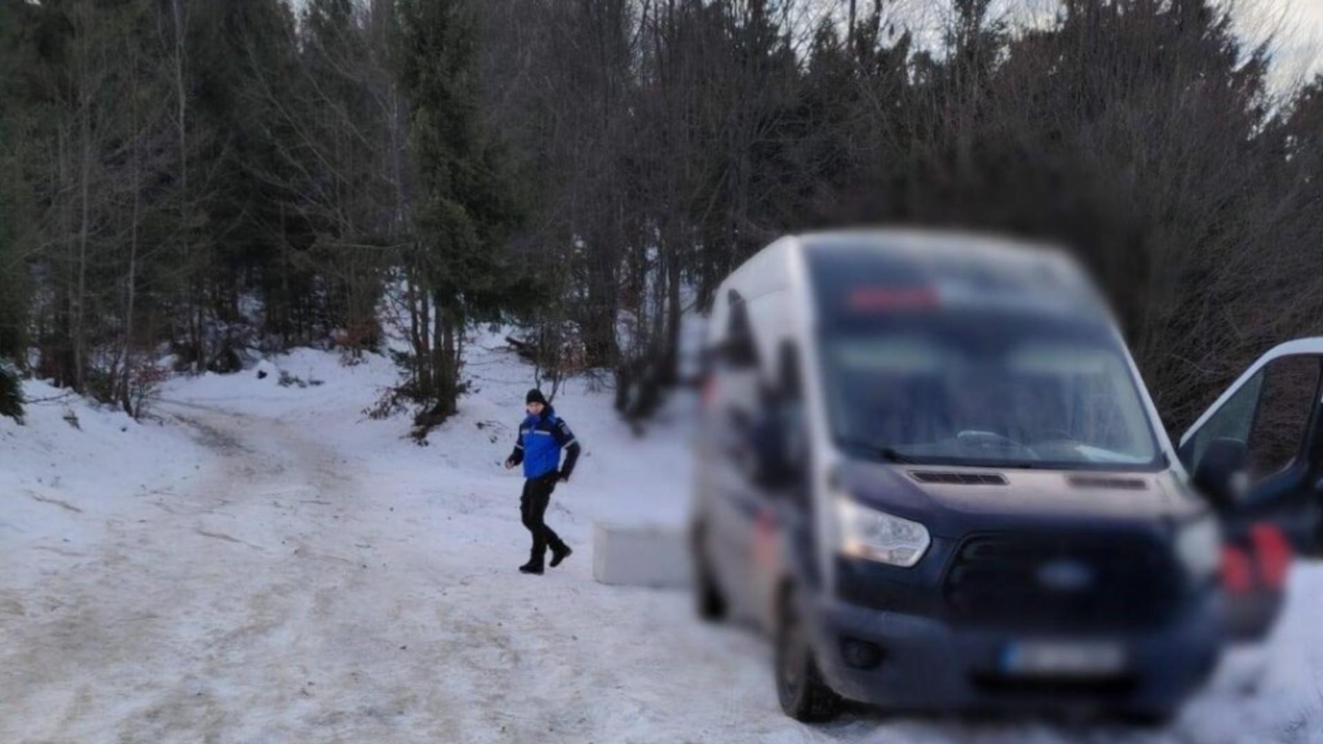 Un român sadea: S-a dus să arunce frigiderul vechi în…pădure! A fost prins de jandarmi