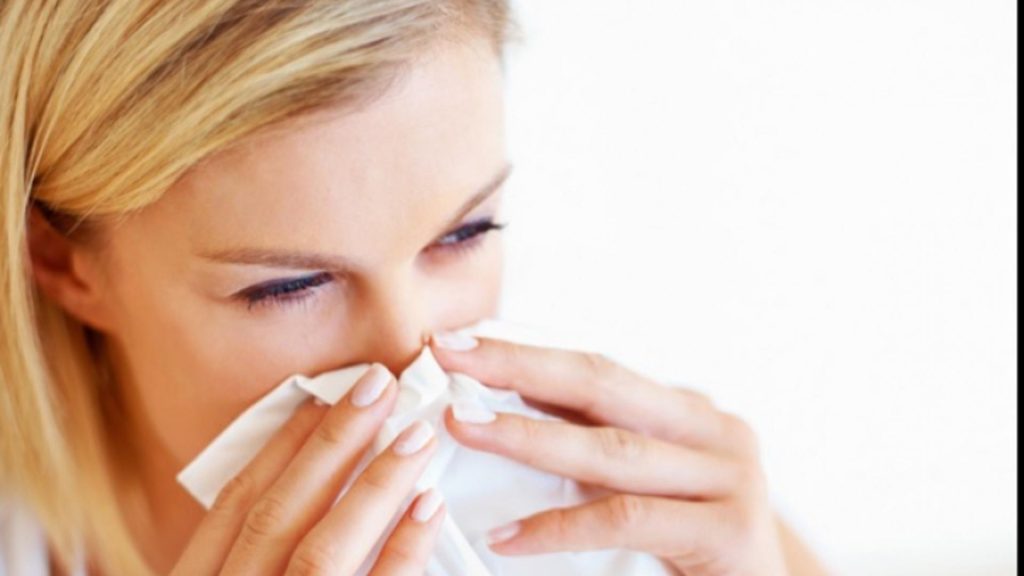 Remedii care te scapă de nasul înfundat, fără să creeze dependență. Sunt naturale și la îndemâna oricui