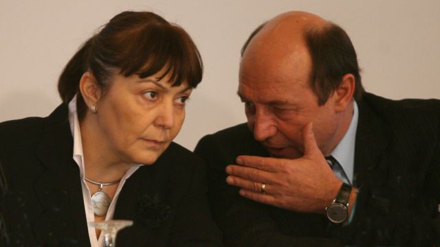 Istoricul Marius Oprea a confirmat dezvăluirile despre MACOVEI și TĂPĂLAGĂ. Ce au făcut cei doi în arhiva SIPA?