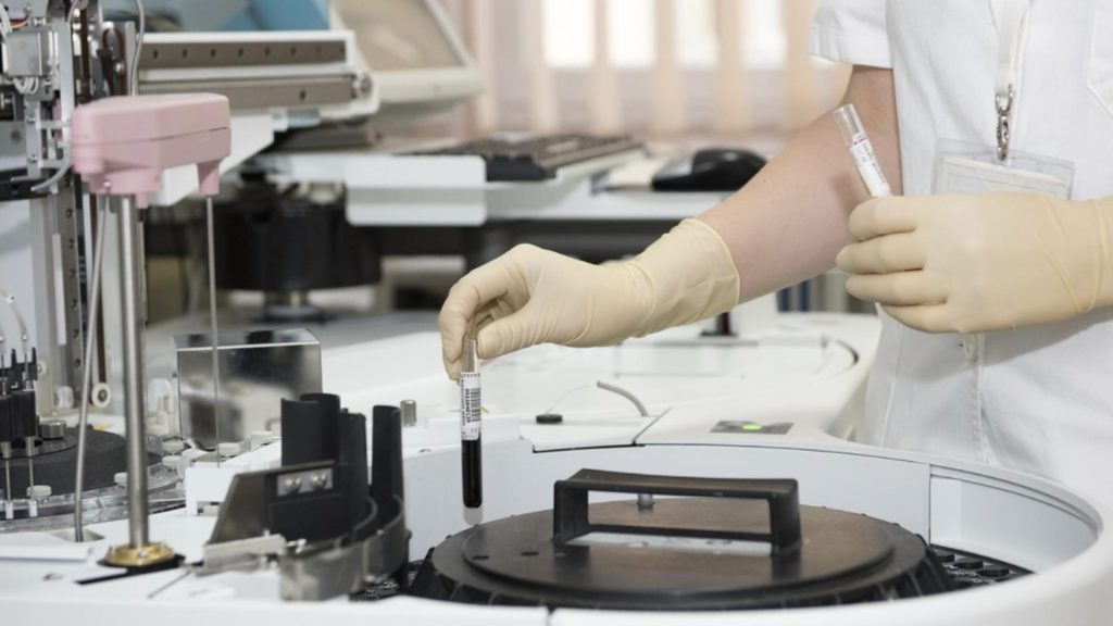 Breșă de securitate biologică. Au fost furate sute de fiole cu virusuri mortale dintr-un laborator de cercetare