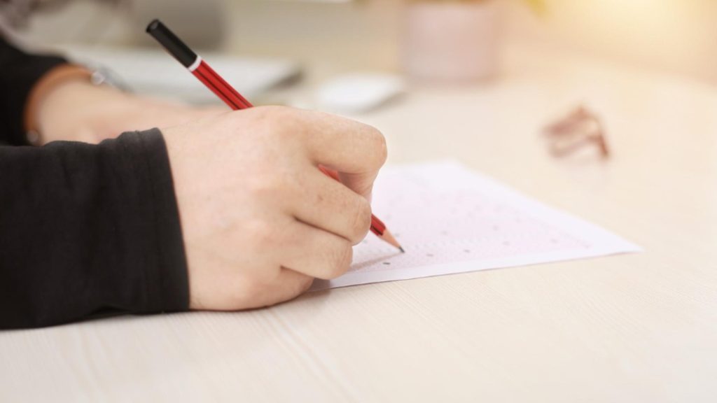 Elevii cu performanțe speciale vor putea promova 2 ani într-unul sigur. Proiectul a fost aprobat de Ministerul Educației