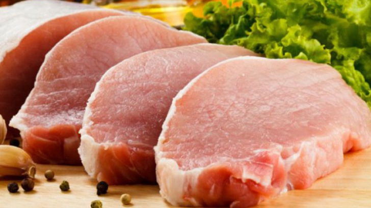 De unde provine carnea de porc vândută în Kaufland. Clienții nu verifică etichetele