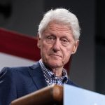 Fostul preşedinte american Bill Clinton, spitalizat de urgență cu febră