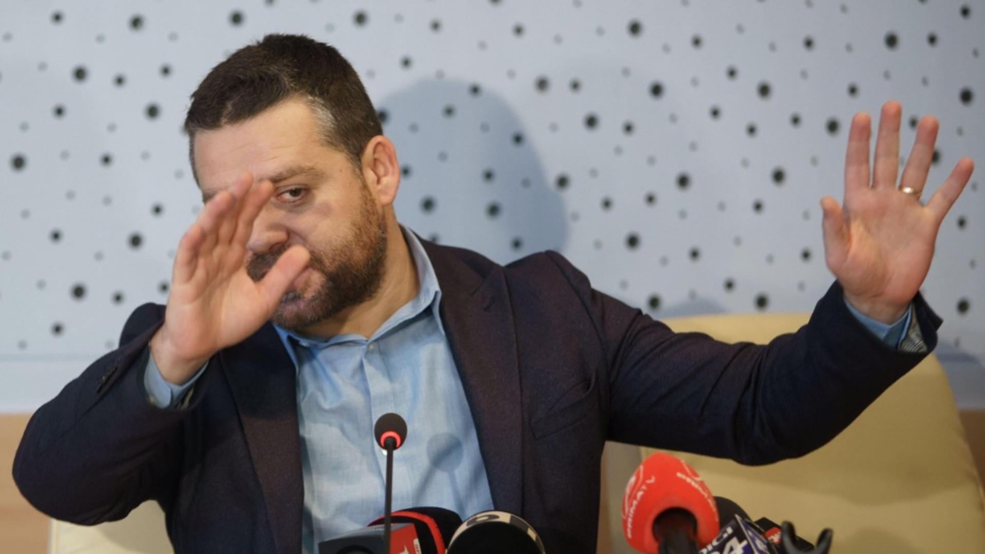 Ciprian Ciucu susține că nu a declarat că-i este silă să stea la masaă cu PSD