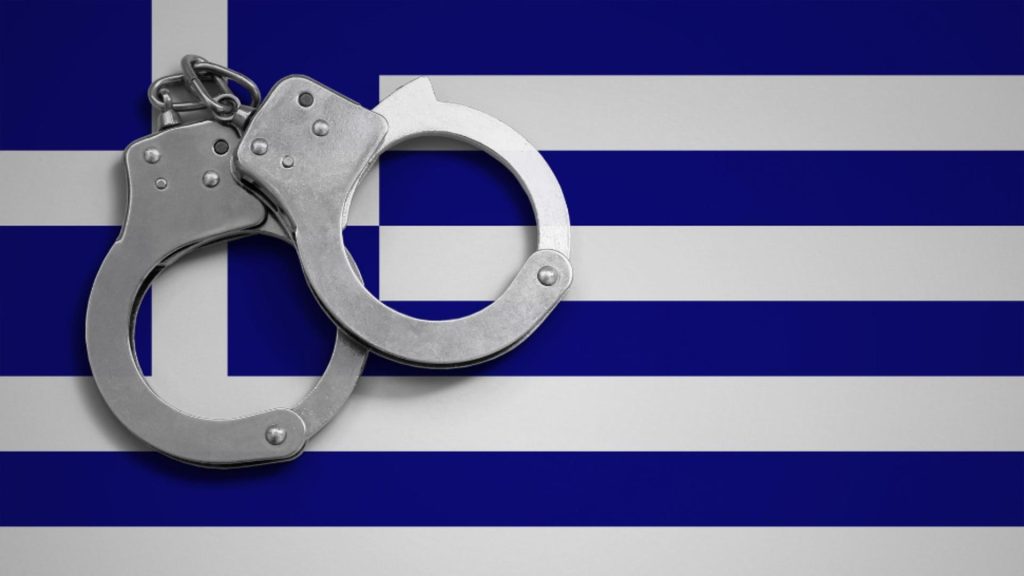 ATAC ARMAT la periferia Atenei, soldat cu doi morţi şi un rănit. Poliția a ARESTAT două persoane