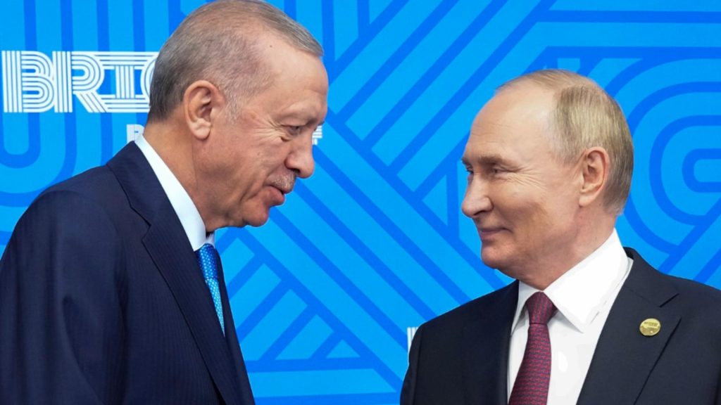 Criza din Siria, discutată de Erdogan și Putin prin telefon, în timp ce rebelii își continuă ofensiva