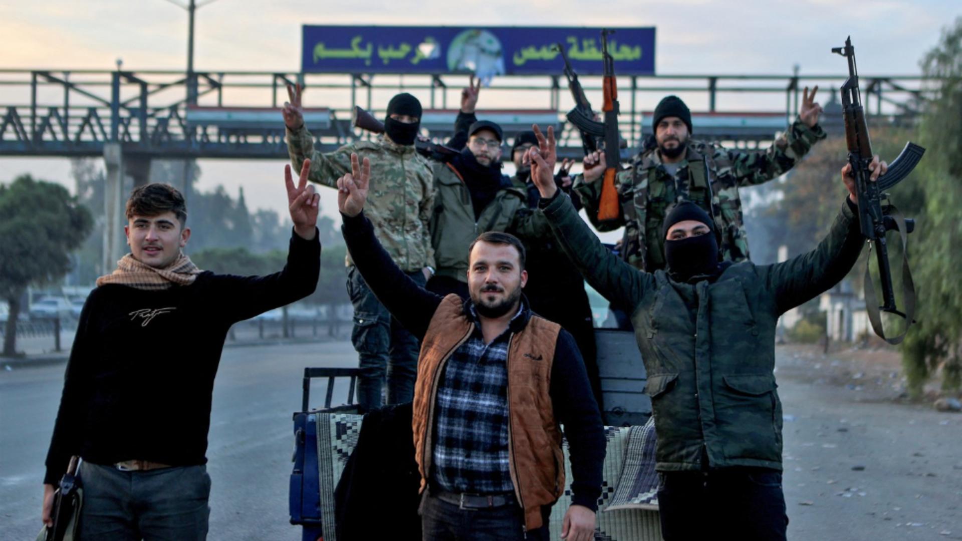 Moment istoric în Siria: Rebelii au anuțat anunţă la televiziune căderea ‘tiranului’ Bashar al-Assad şi răsturnarea regimului