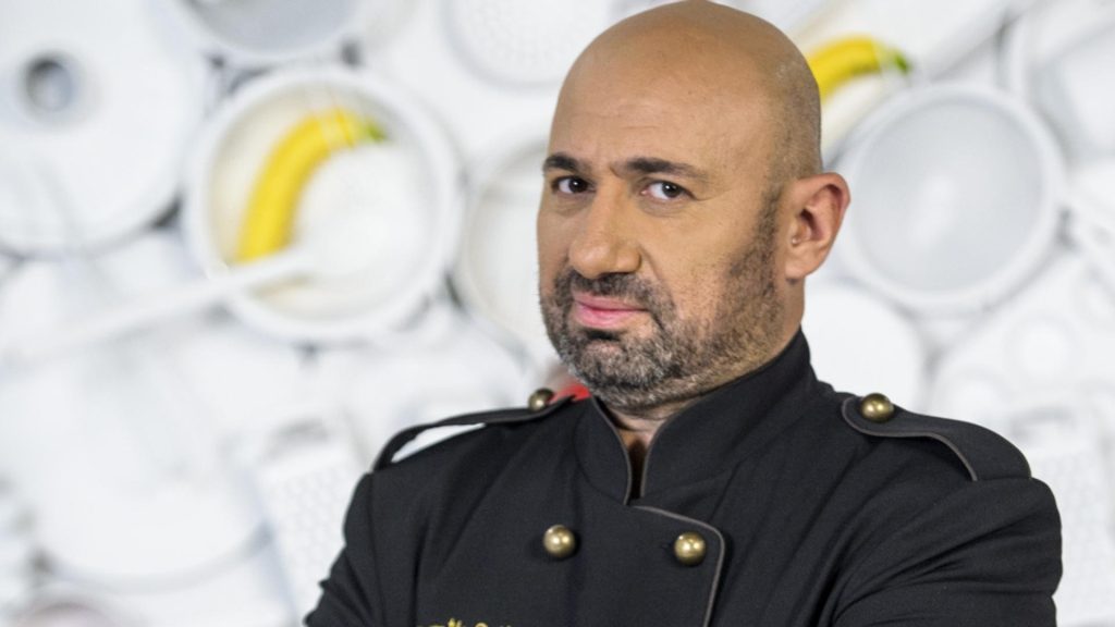 Cum prepară Cătălin Scărlătescu cea mai delicioasă piftie. Ingredientul secret pe care îl folosește pentru un gust unic