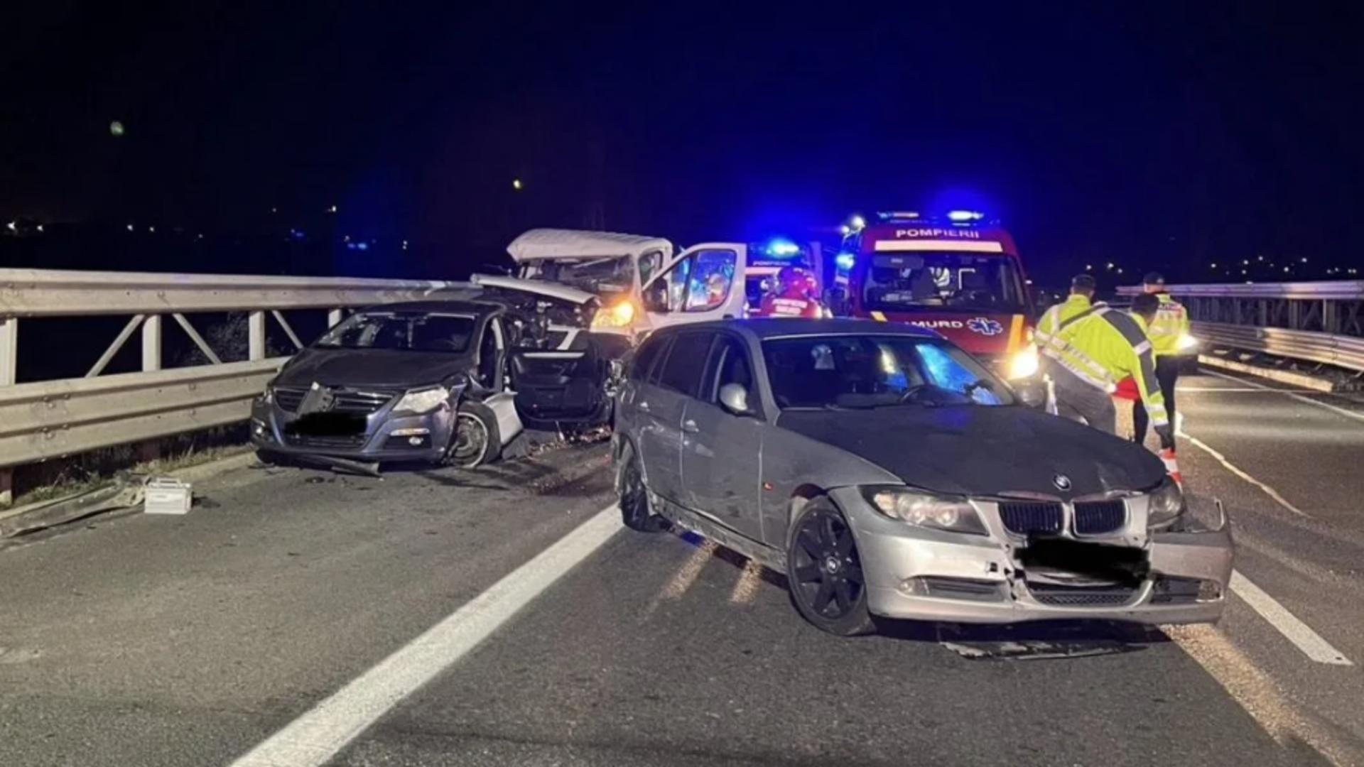 Accident în lanț, cu șapte mașini implicate, pe autostrada A1. Traficul, blocat