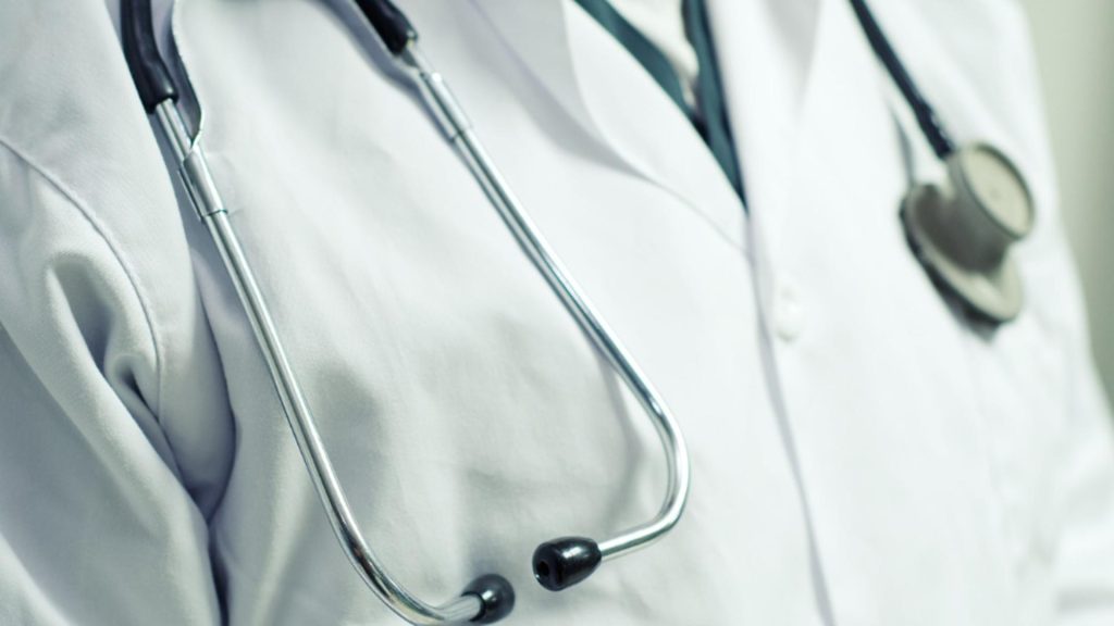 Alertă: peste 500.000 de români fără medic de familie