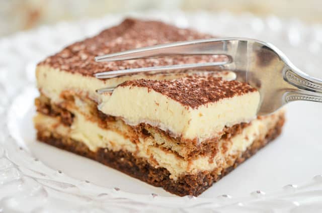 Cum să faci Tiramisu din cozonacul rămas de la masa de Crăciun. Rețeta rapidă și delicioasă din doar câteva ingrediente