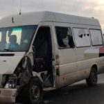 Microbuz cu 8 persoane, implicat într-un accident cu un camion în județul Neamț. Un copil de 5 ani a ajuns la spital