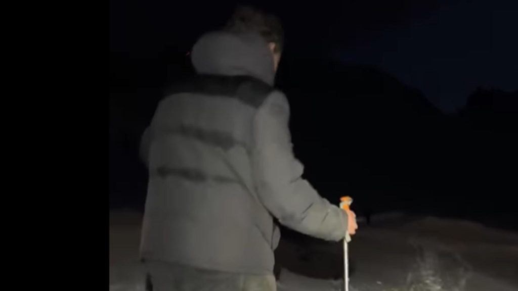 Grup de turiști străini, recuperat de pe munte de salvamontiști. Au urcat către Bâlea Lac fără echipament adecvat VIDEO