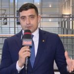 Protest uriaș față de anularea turului 2 în fața Parlamentului European. George Simion: Am cerut o comisie pentru a analiza situația alegerilor