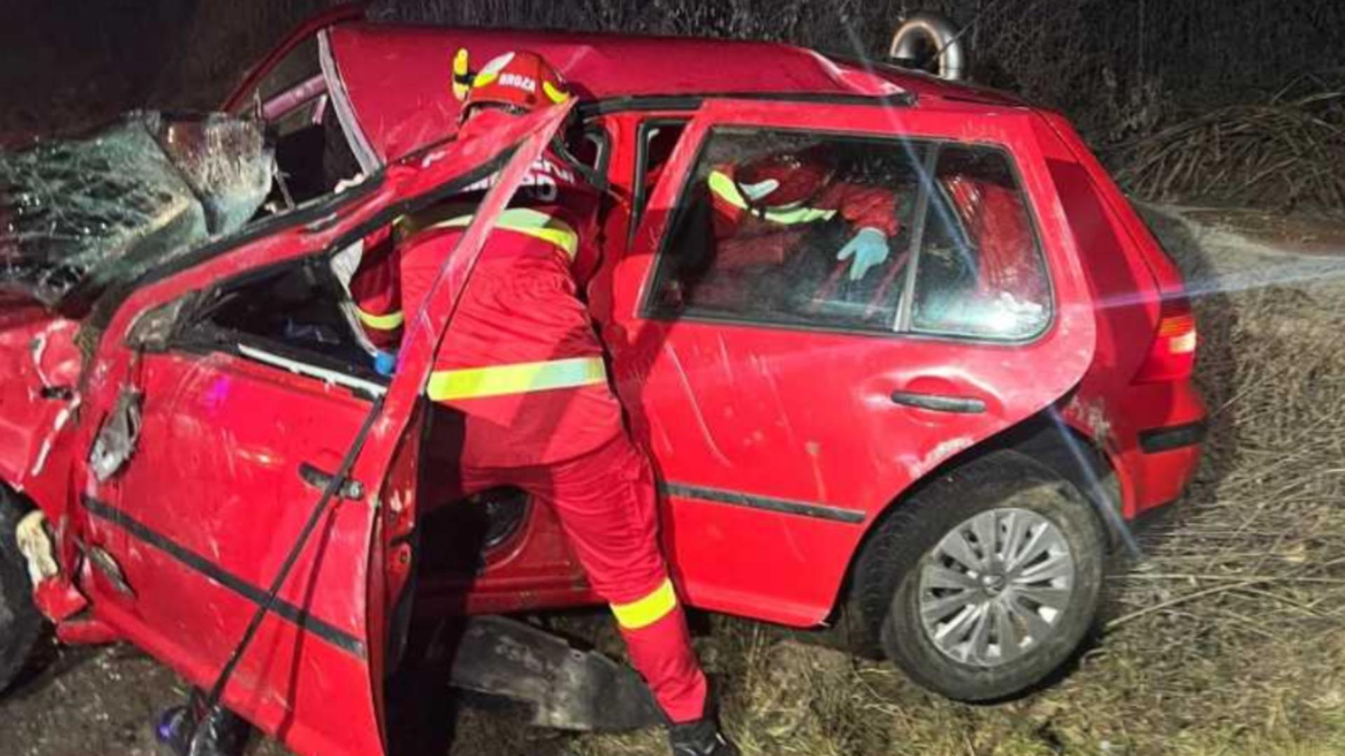 Accident tragic pe DN1. Un tânăr a murit, după ce s-a răsturnat cu mașina. Salvatorii au intervenit cu echipele de descarcerare