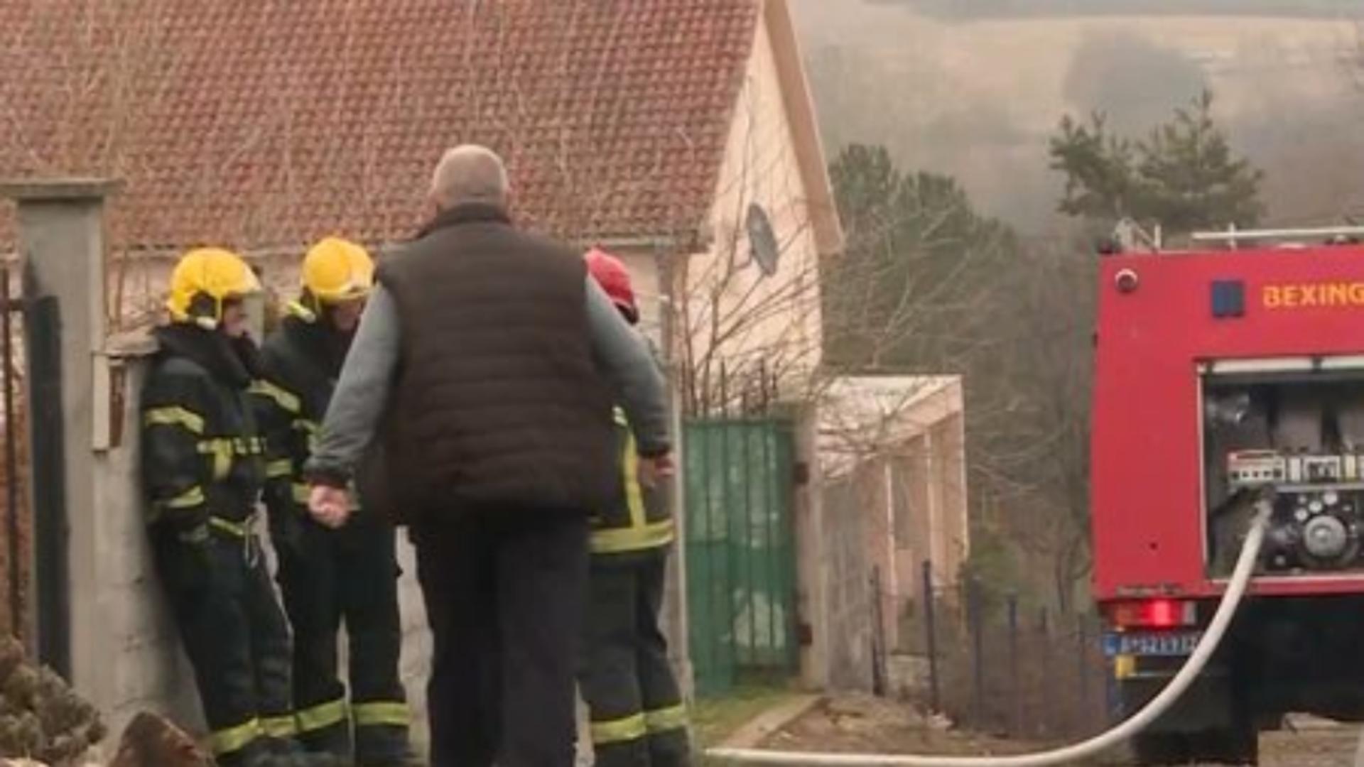 O nouă tragedie în Serbia: 6 morţi şi şapte răniţi într-un incendiu devastator la un azil de bătrâni de la periferia Belgradului