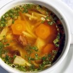 Ce să mănânci după sărbători. Ciorba recomandată după zilele cu excese culinare